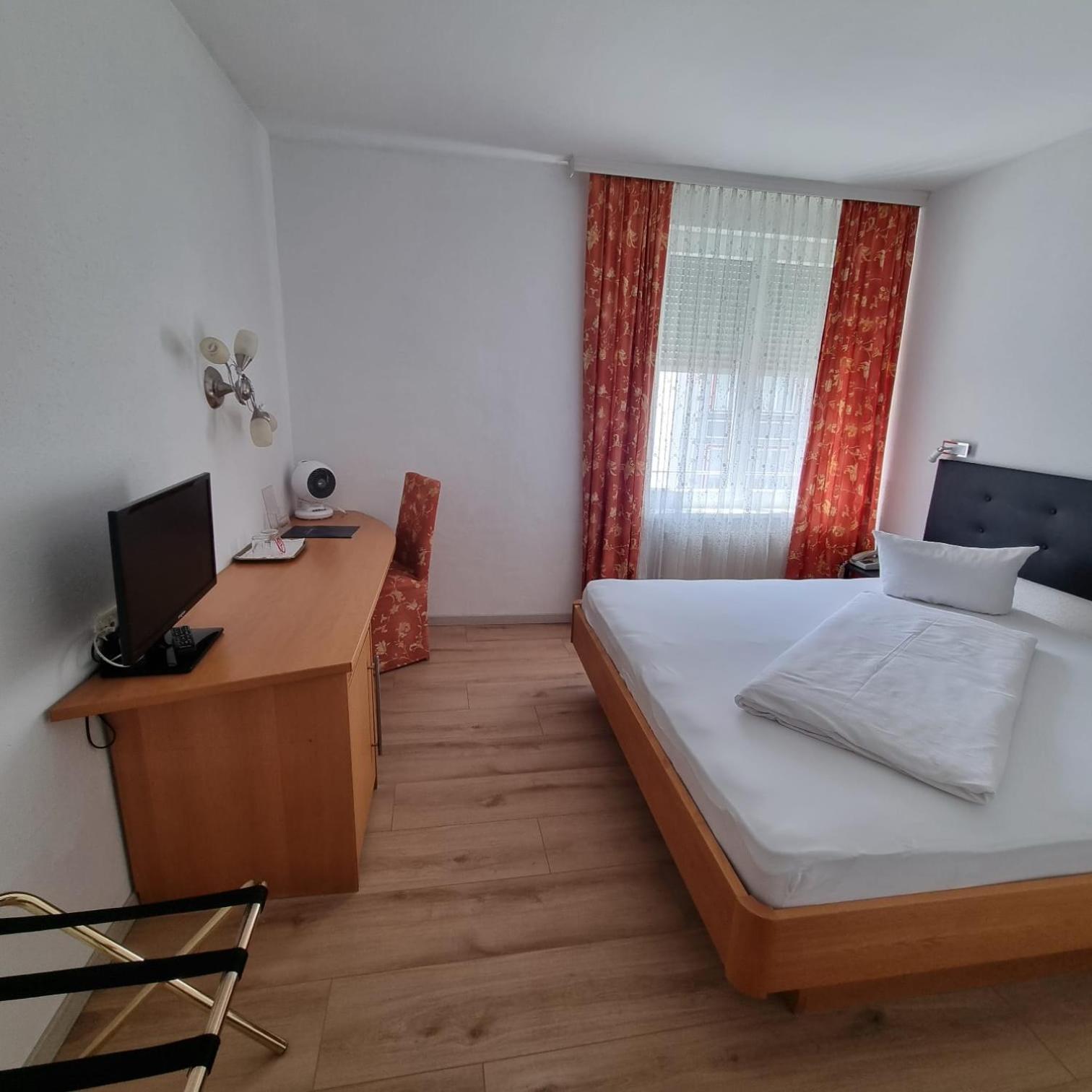 Hotel Central Брегенц Екстериор снимка