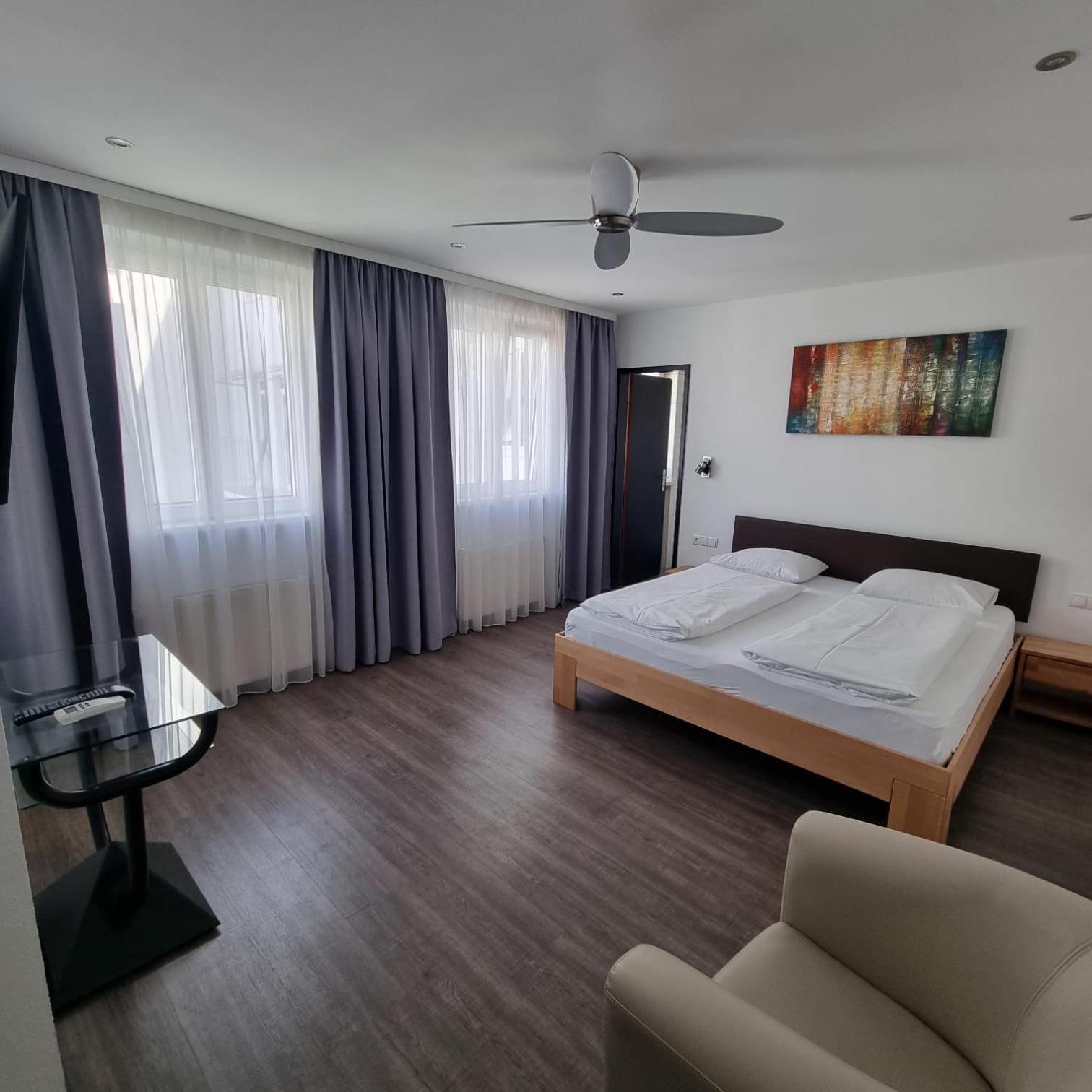 Hotel Central Брегенц Екстериор снимка